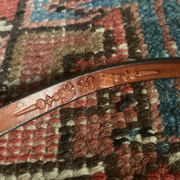 Cute vintage leather skinny belt - Picture 2 of 4